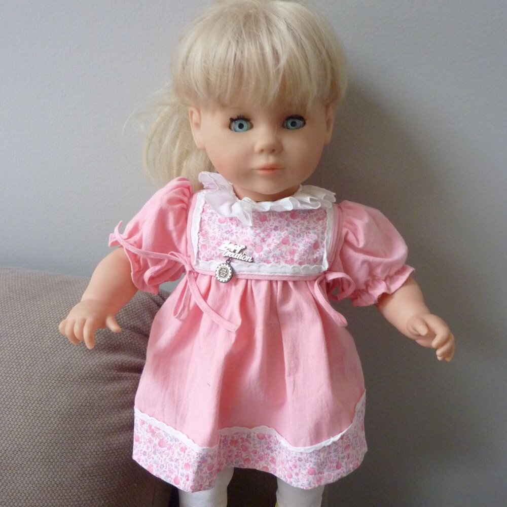 Vintage/Retro "Zapf Creation" doll + 3 outfits